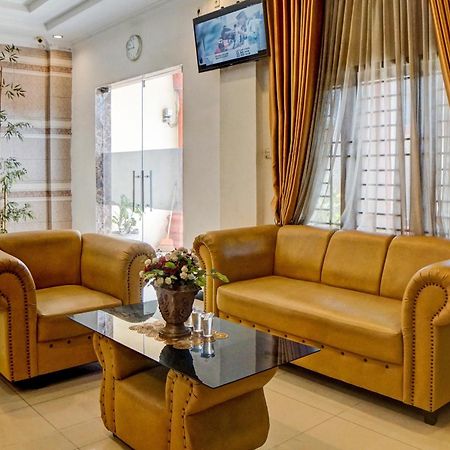 Oyo 92638 Jr Residence Syariah Medan Esterno foto