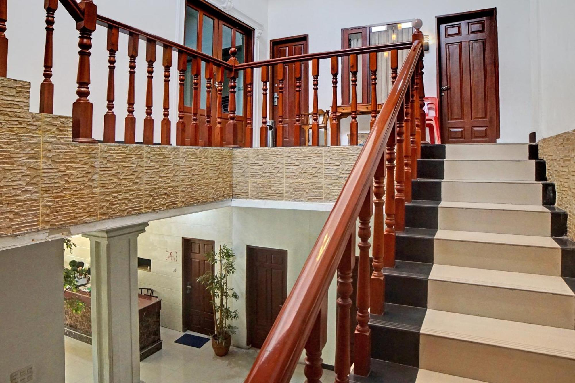 Oyo 92638 Jr Residence Syariah Medan Esterno foto