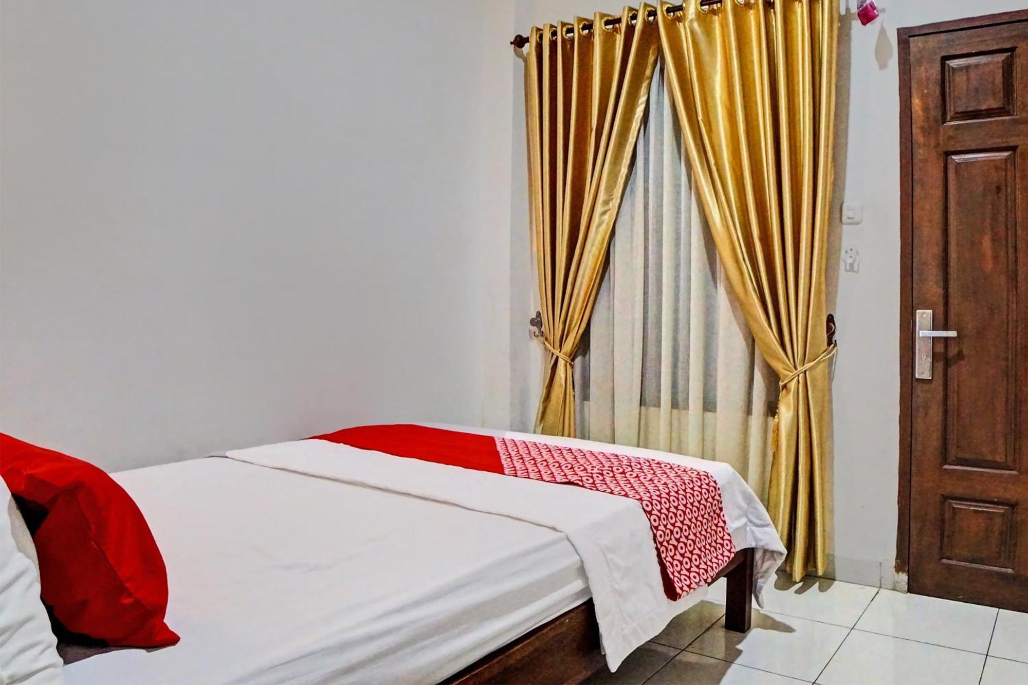Oyo 92638 Jr Residence Syariah Medan Esterno foto