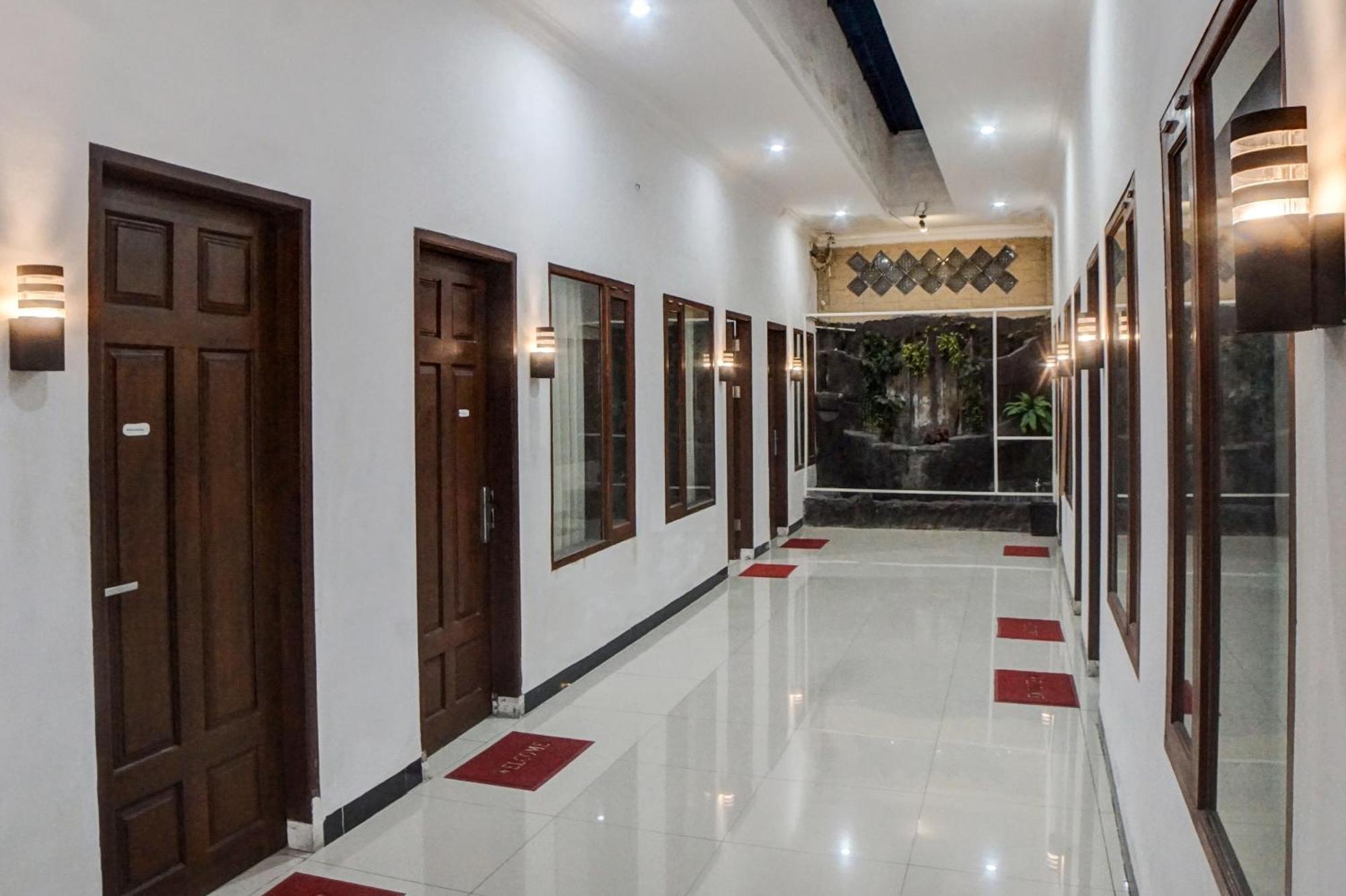 Oyo 92638 Jr Residence Syariah Medan Esterno foto